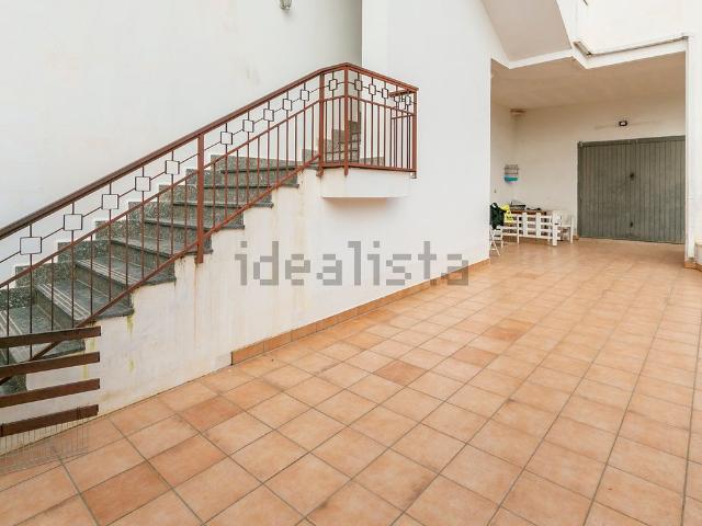 Appartamento in vendita di 220 m² in Via Foscolo