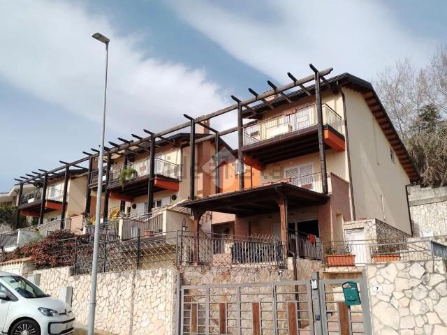 Appartamento in vendita di 220 m² in Via Francesco de Luca, 7