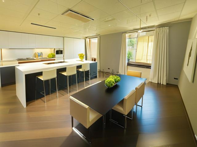 Appartamento in vendita di 220 m² in Via Fratelli Brancondi
