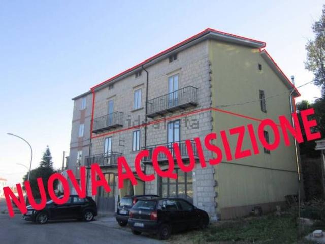 Appartamento in vendita di 220 m² in Via Istonia, 68
