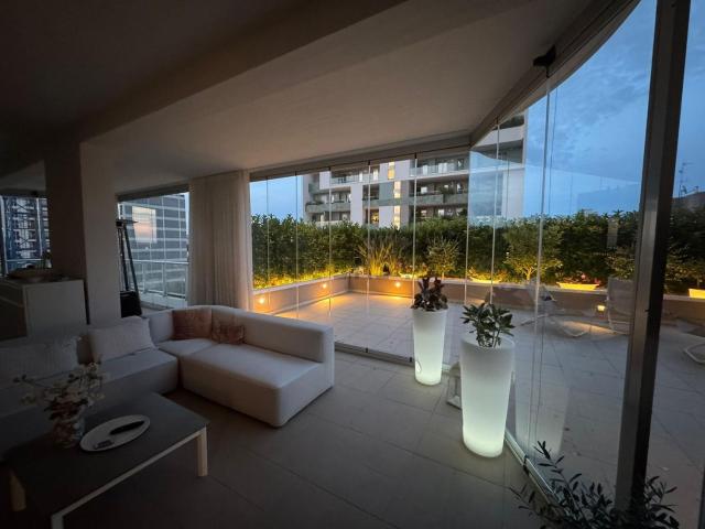 Appartamento in vendita di 220 m² in Via Orfeo Mazzitelli