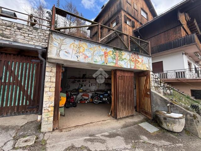 Appartamento in vendita di 220 m² in Via l&apos Arzè, 12