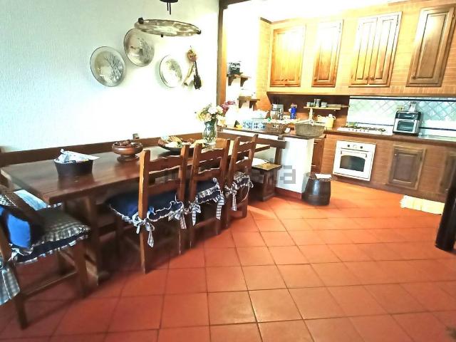 Appartamento in vendita di 220 m² in Via Lavoria