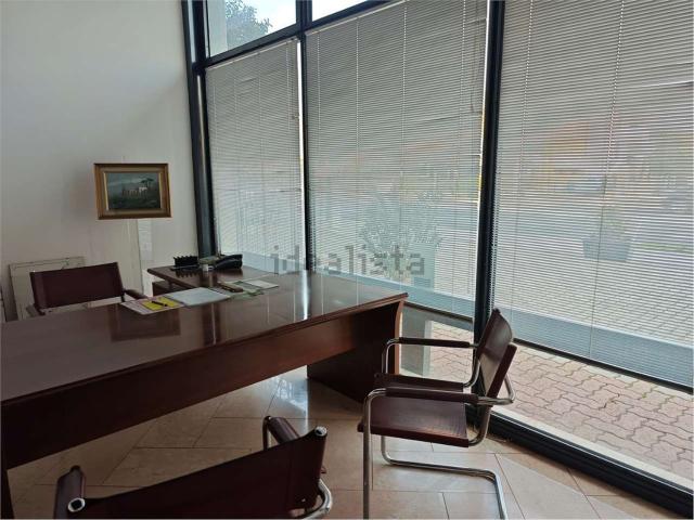 Appartamento in vendita di 220 m² in Via Lago di Bracciano