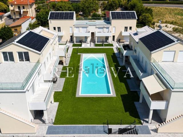Appartamento in vendita di 220 m² in Via Monte Baldo, 32