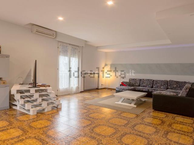 Appartamento in vendita di 220 m² in Via Monte Rosa
