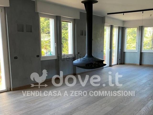 Appartamento in vendita di 220 m² in Via Maria Virginia Staurenghi, 9