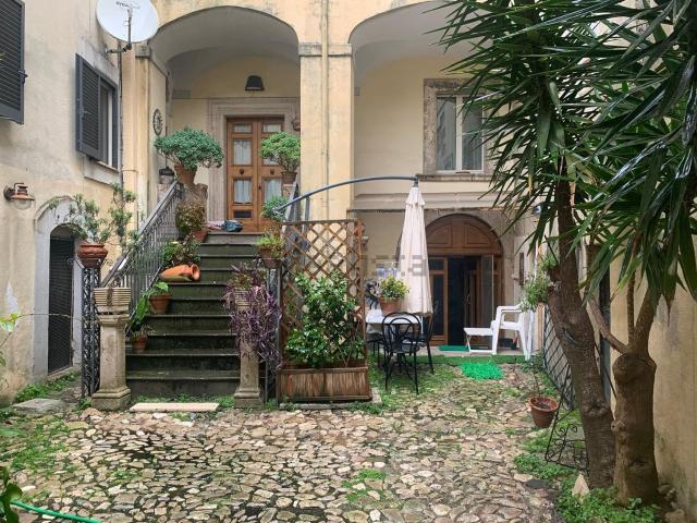 Appartamento in vendita di 220 m² in Via Novana