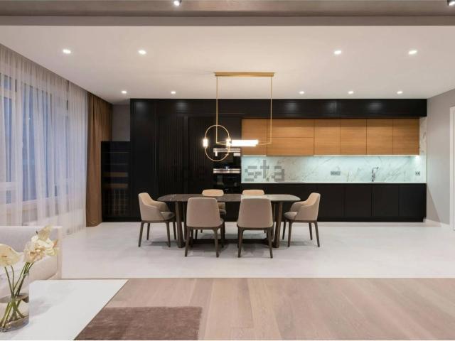 Appartamento in vendita di 220 m² in Via Paolo Veronese