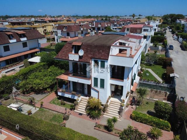 Appartamento in vendita di 220 m² in Via Ripuaria, 48