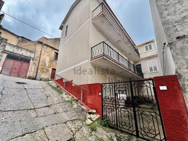 Appartamento in vendita di 220 m² in Via Risorgimento, 32