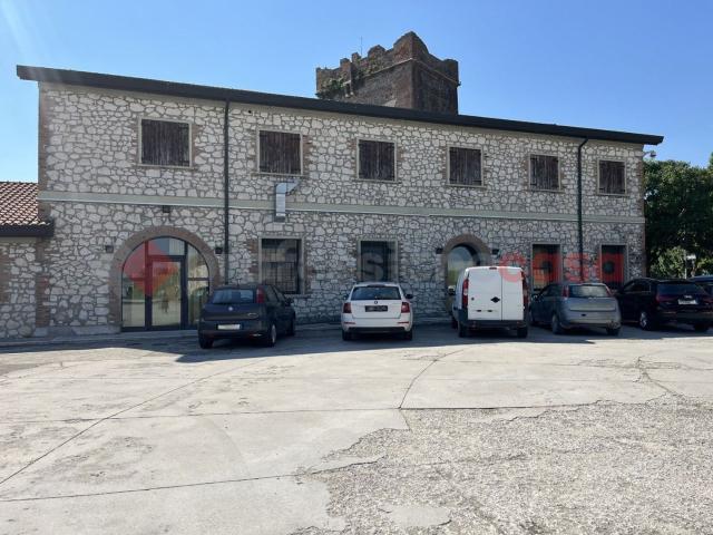 Appartamento in vendita di 220 m² in Via Torre Scaligera