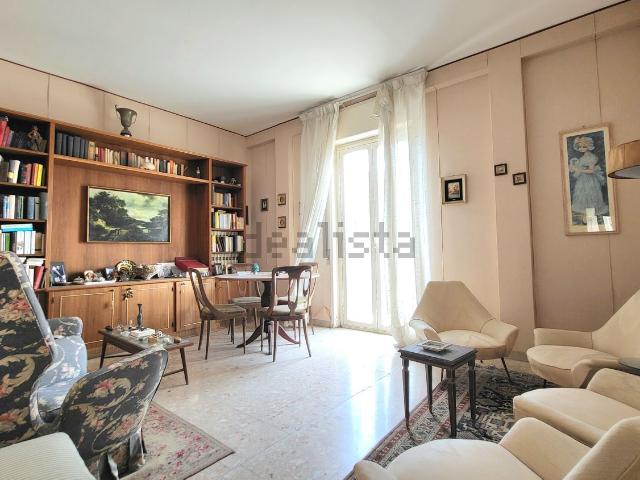 Appartamento in vendita di 220 m² in Via Tisia, 24