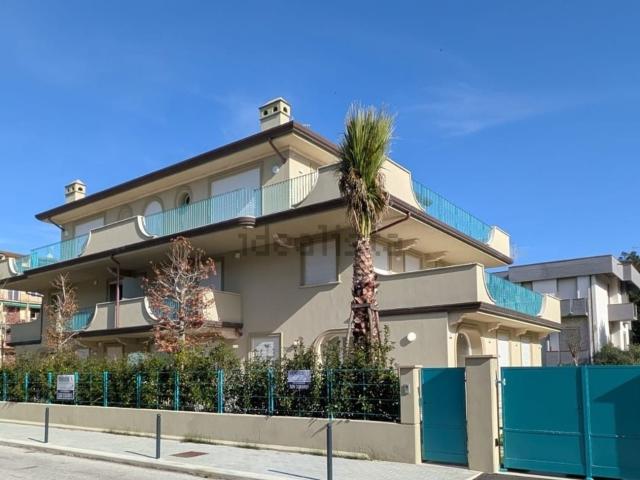 Appartamento in vendita di 220 m² in Via Vittorio Alfieri, 7