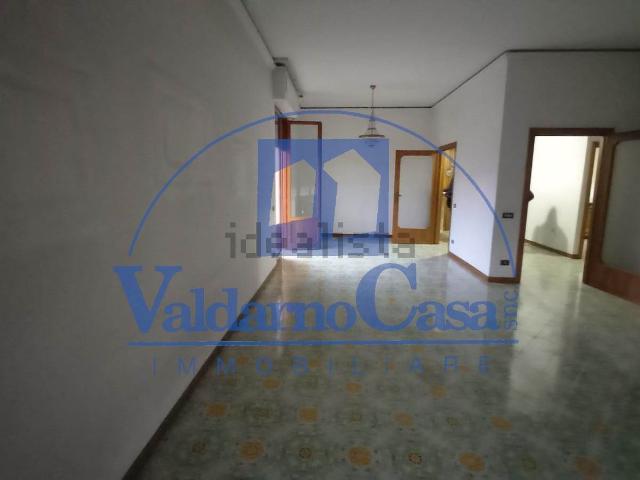 Appartamento in vendita di 220 m² in Via Vittorio Locchi
