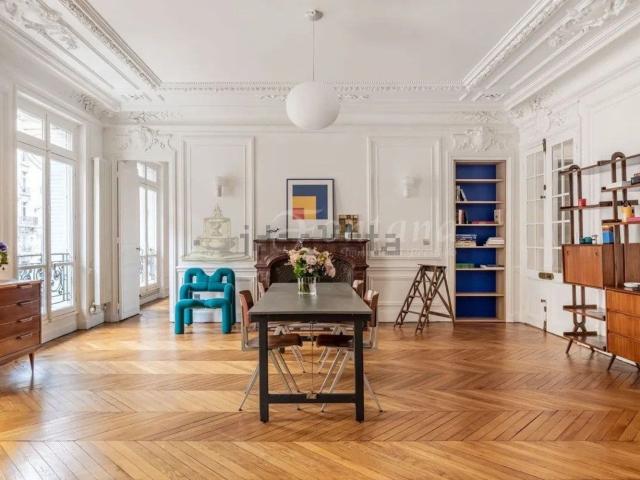 Appartamento in vendita di 220 m² in Via Vincenzo Monti
