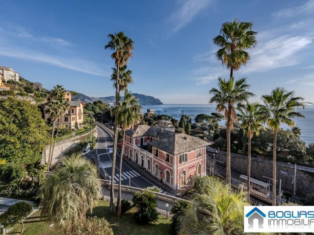 Appartamento in vendita di 220 m² in Viale dei Pini
