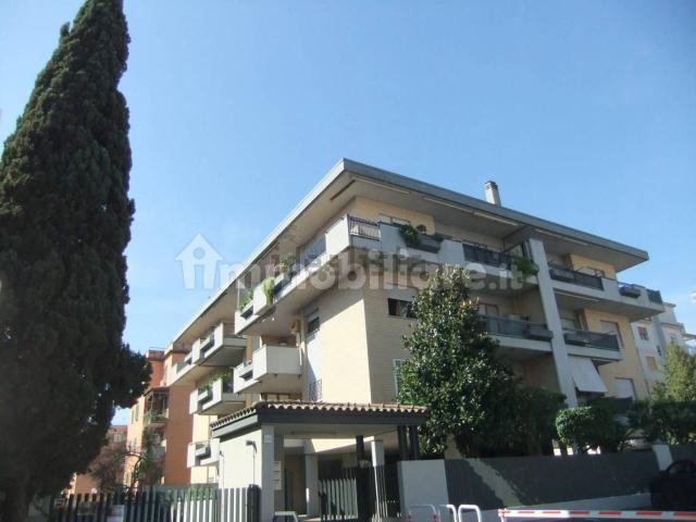 Appartamento in vendita di 220 m² in Viale della Bella Villa