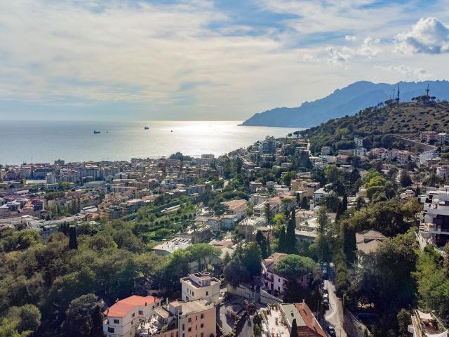 Appartamento in vendita di 220 m² in Viale delle Acacie