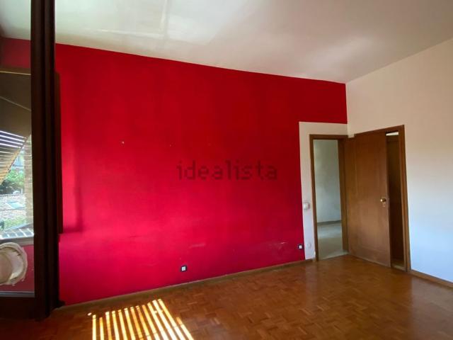 Appartamento in vendita di 220 m² in Viale Medaglie D&apos Oro