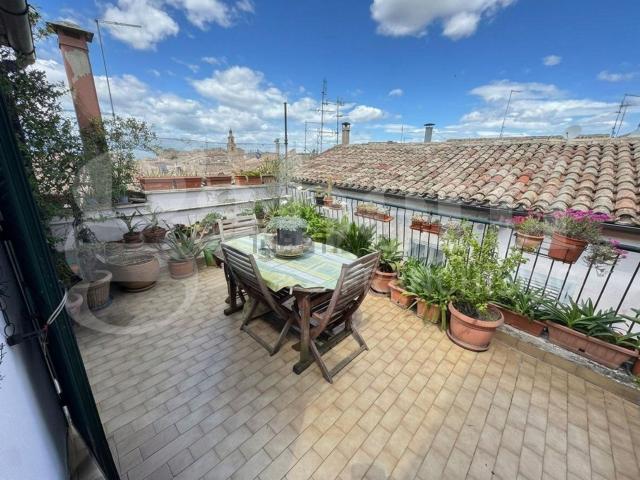 Appartamento in vendita di 220 m² in Vicolo dell&apos Achilla, 6
