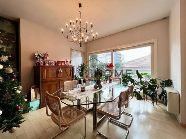 Appartamento in vendita di 220 m² in Vicolo Stazione, 21