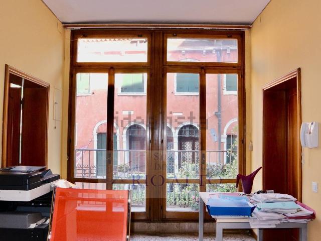 Appartamento in vendita di 220 m² in Calle dei Botteri