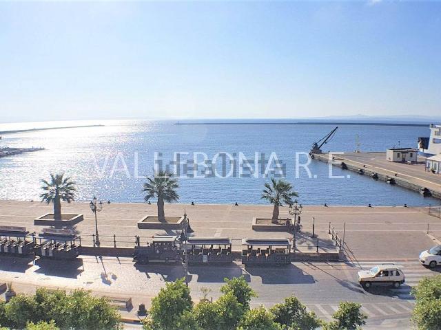 Appartamento in vendita di 220 m² in Corso C. Cavour, 3