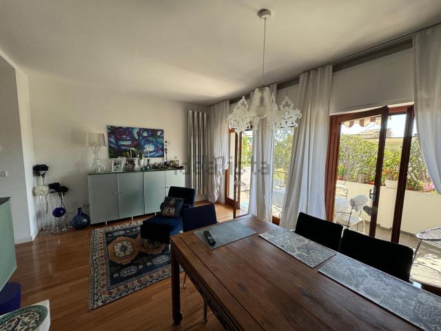 Appartamento in vendita di 220 m² in Corso degli Inglesi