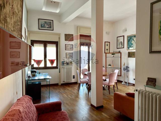Appartamento in vendita di 220 m² in Corso Giacomo Matteotti, 45