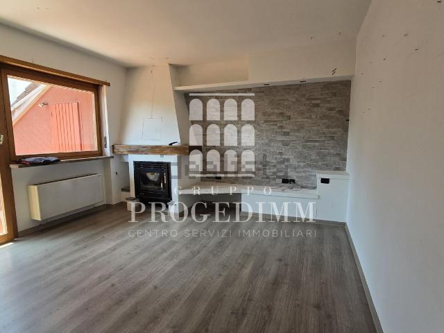 Appartamento in vendita di 220 m² in Corso Laghi, 81