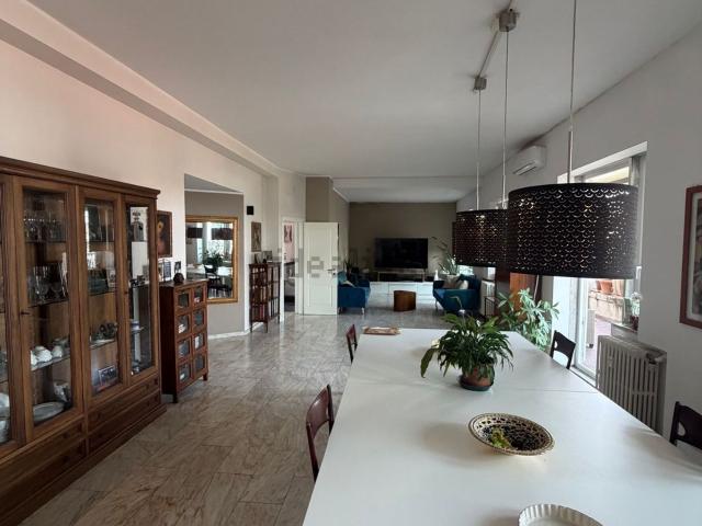 Appartamento in vendita di 220 m² in Corso Lodi, 104