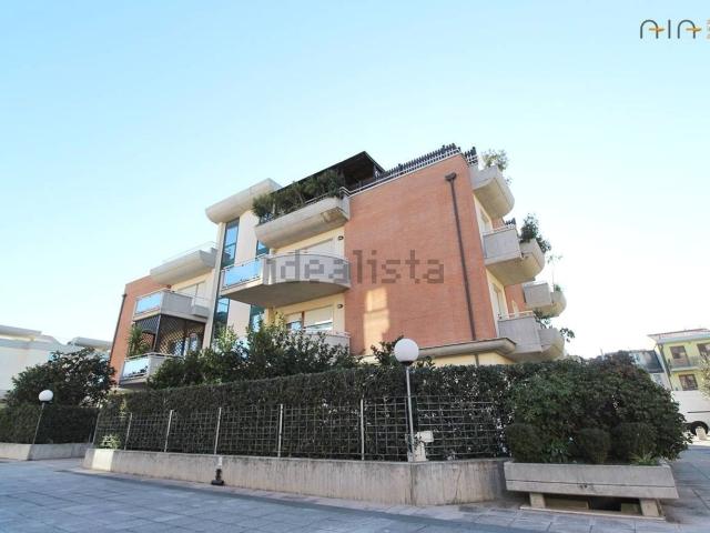 Appartamento in vendita di 220 m² in Largo Danubio, 8