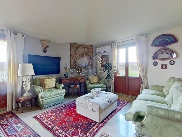 Appartamento in vendita di 220 m² in Piazza Alberti
