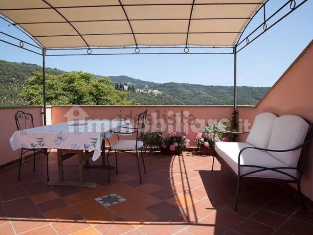 Appartamento in vendita di 220 m² in Piazza San Bernardo
