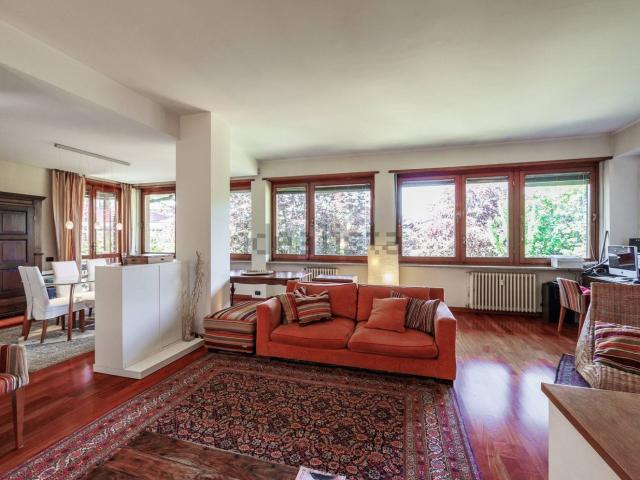 Appartamento in vendita di 220 m² in Strada Devalle