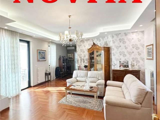 Appartamento in vendita di 221 m²