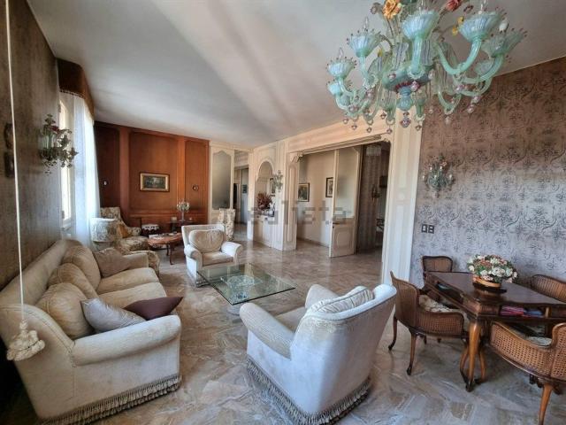 Appartamento in vendita di 221 m²