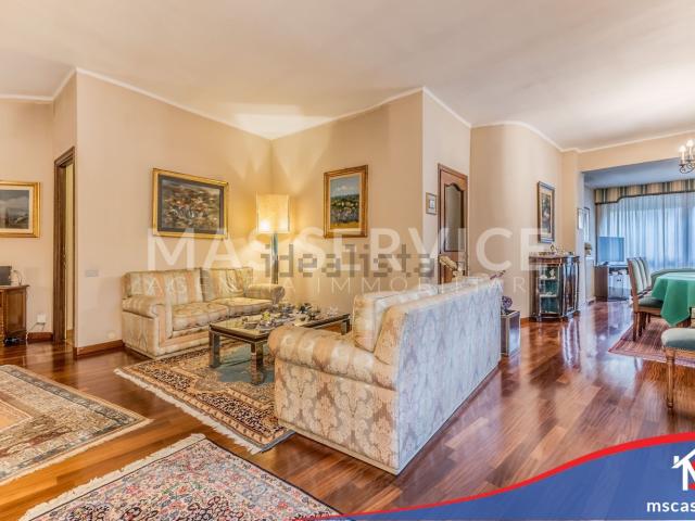 Appartamento in vendita di 221 m² in Via Domenico Jachino