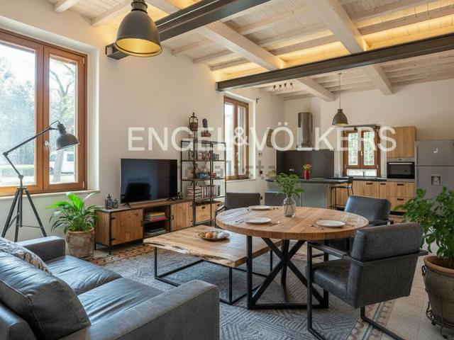 Appartamento in vendita di 221 m² in Via di Monte Testaccio