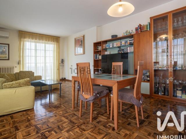 Appartamento in vendita di 221 m² in Via Fermana Sud, 56