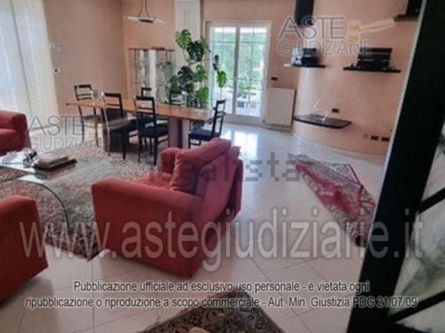 Appartamento in vendita di 221 m² in Via Nazionale, 341
