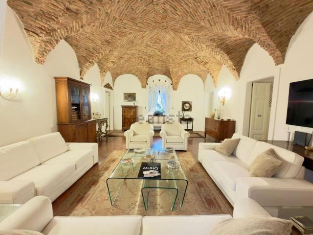 Appartamento in vendita di 221 m² in Via Violino di Sotto, 70