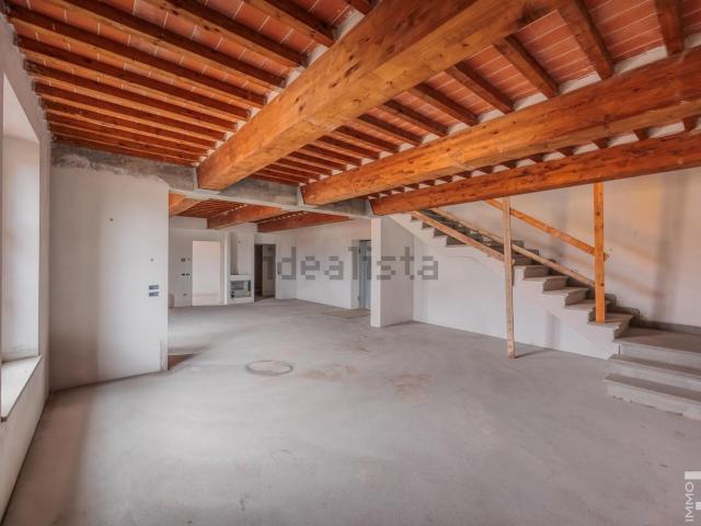 Appartamento in vendita di 221 m² in Piazza Caduti di Pian D&apos Albero