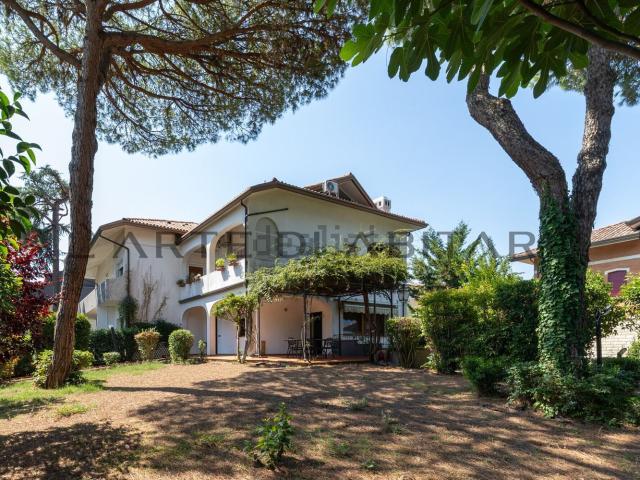 Appartamento in vendita di 222 m² in Via del Correggio, 15