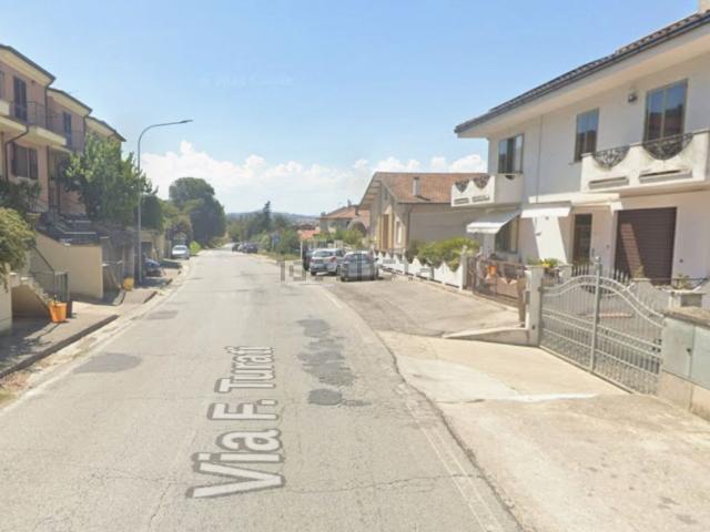 Appartamento in vendita di 222 m² in Via F. Turati