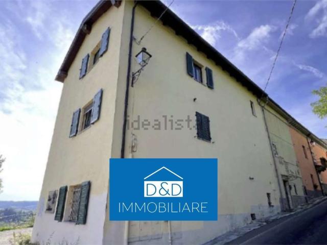 Appartamento in vendita di 222 m² in Via Fulvio Mazzucco