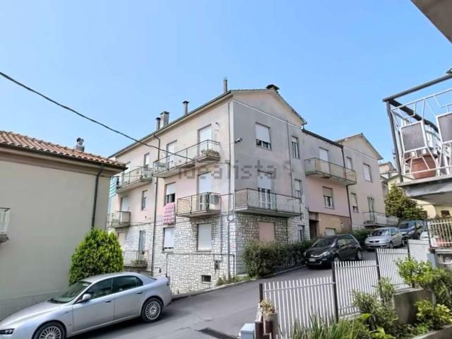 Appartamento in vendita di 222 m² in Via Porto Recanati, 6