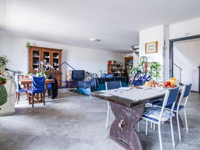 Appartamento in vendita di 222 m² in Via Pietro Cuppari