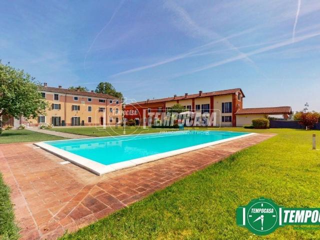 Appartamento in vendita di 222 m² in Via Quargnento